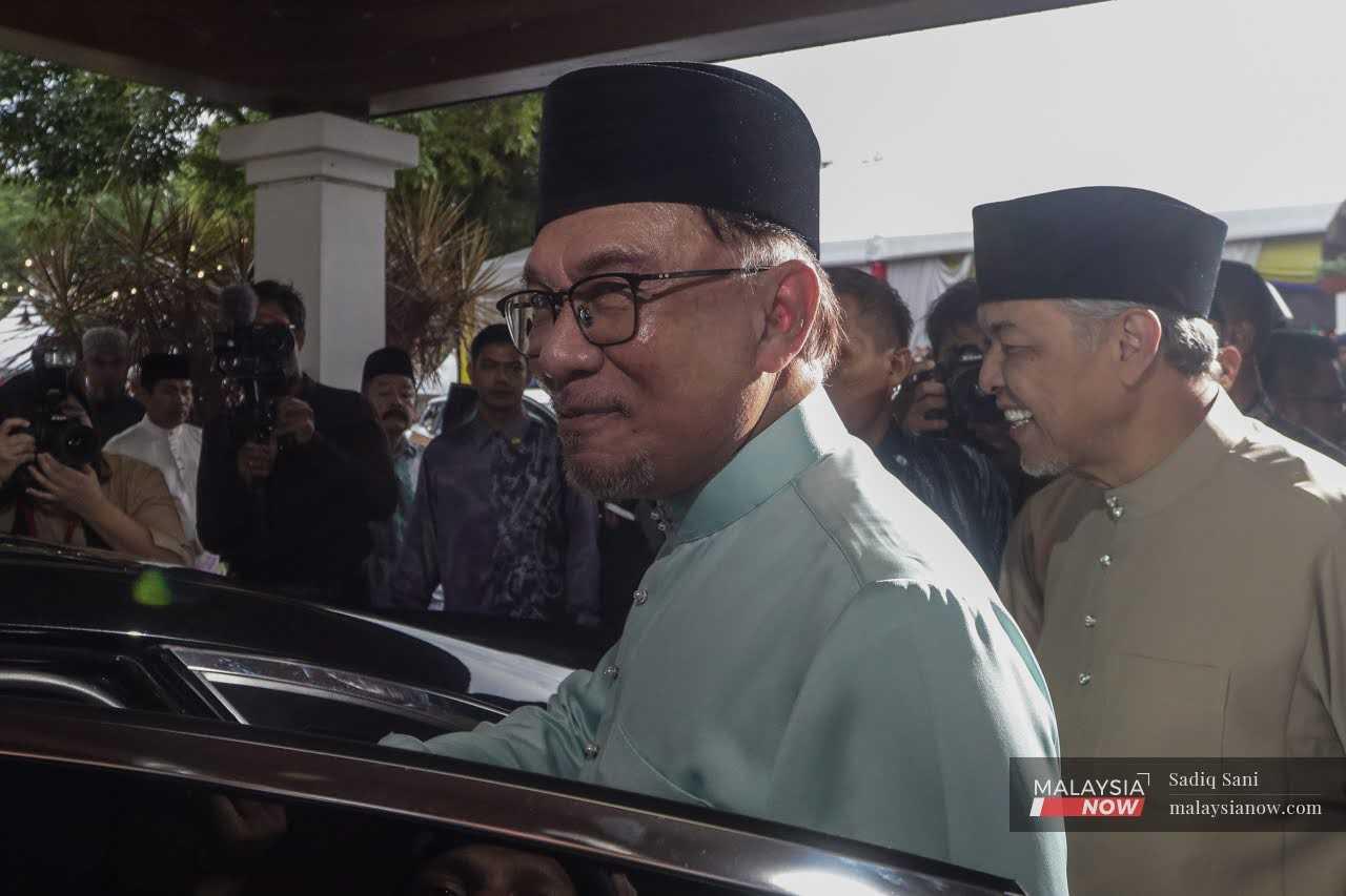 Hubungan rapat pemimpin tertinggi Umno dan Pakatan Harapan tidak dicerminkan di peringkat akar umbi dan negeri, di mana ketegangan masih berterusan antara kedua pihak.