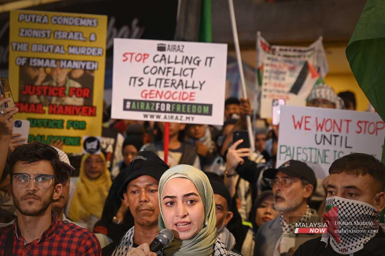 Seorang wanita Palestin menyampaikan ucapan menayat hati memperingati Ismail Haniyeh, sambil menggesa rakyat Malaysia terus berbicara mengenai nasib penduduk Palestin di tangan regim Israel.