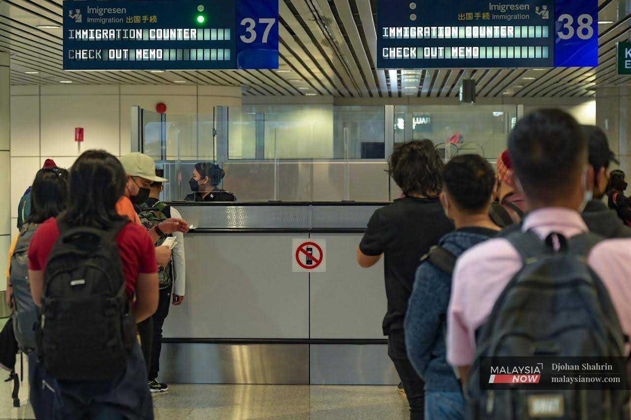 Chinese citizens are exempt from visa requirements for up to a month, among factors encouraging the influx of Chinese nationals to Malaysia.