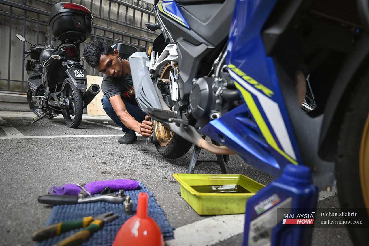 Yusof opened his motorbike repair service during the Covid-19 lockdown to help e-hailing riders who were struggling to find a workshop as not many were open at the time.