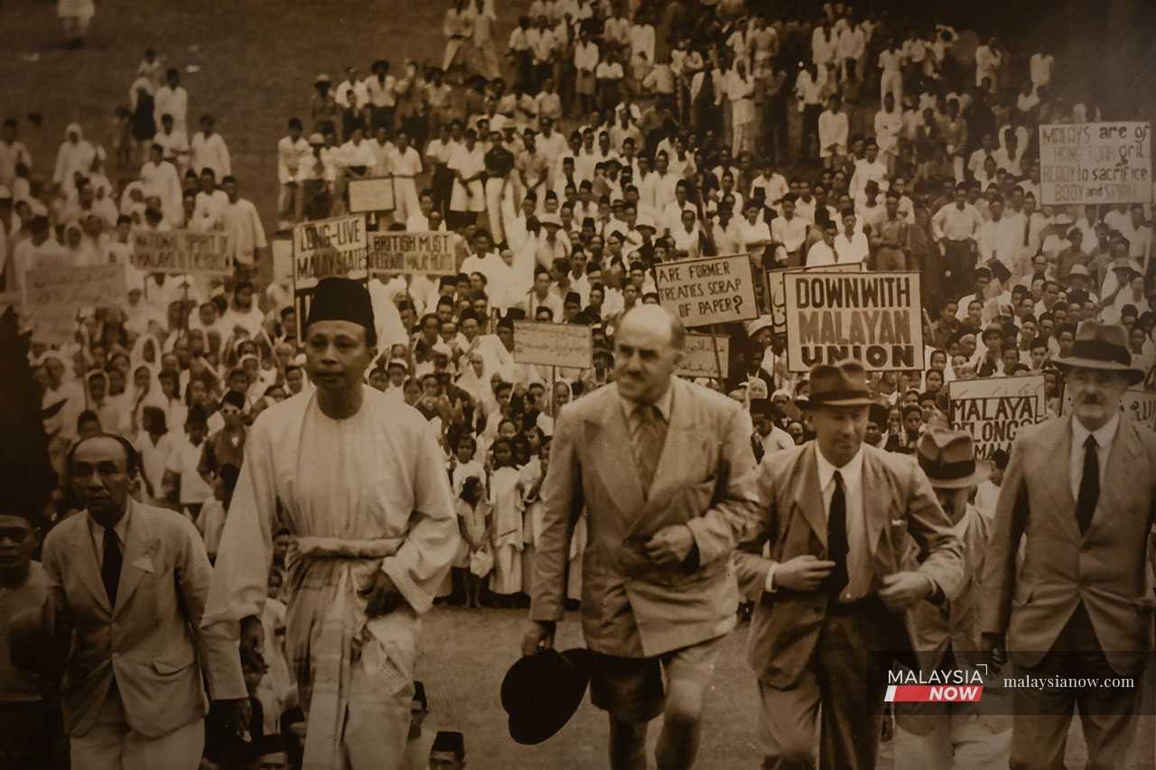 Among the events leading up to the British withdrawal from Malaya is this 1946 rally at Kelab Sultan Sulaiman in Kuala Lumpur to protest against the Malayan Union, a grand colonial project to unite Malay states under a single administration and usurp the power of the sultans.