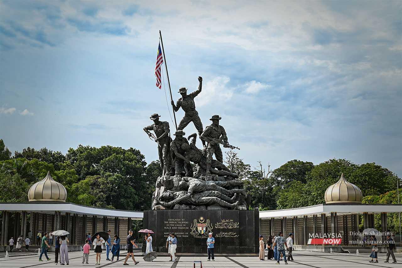 Built in 1966, Tugu Negara, or National Monument, is said to have been the Tunku's idea after being inspired by the almost identical Marine Corps War Memorial in the US. The bronze sculpture stands amid leafy surrounding just a few minutes away from the Sultan Abdul Samad Building.