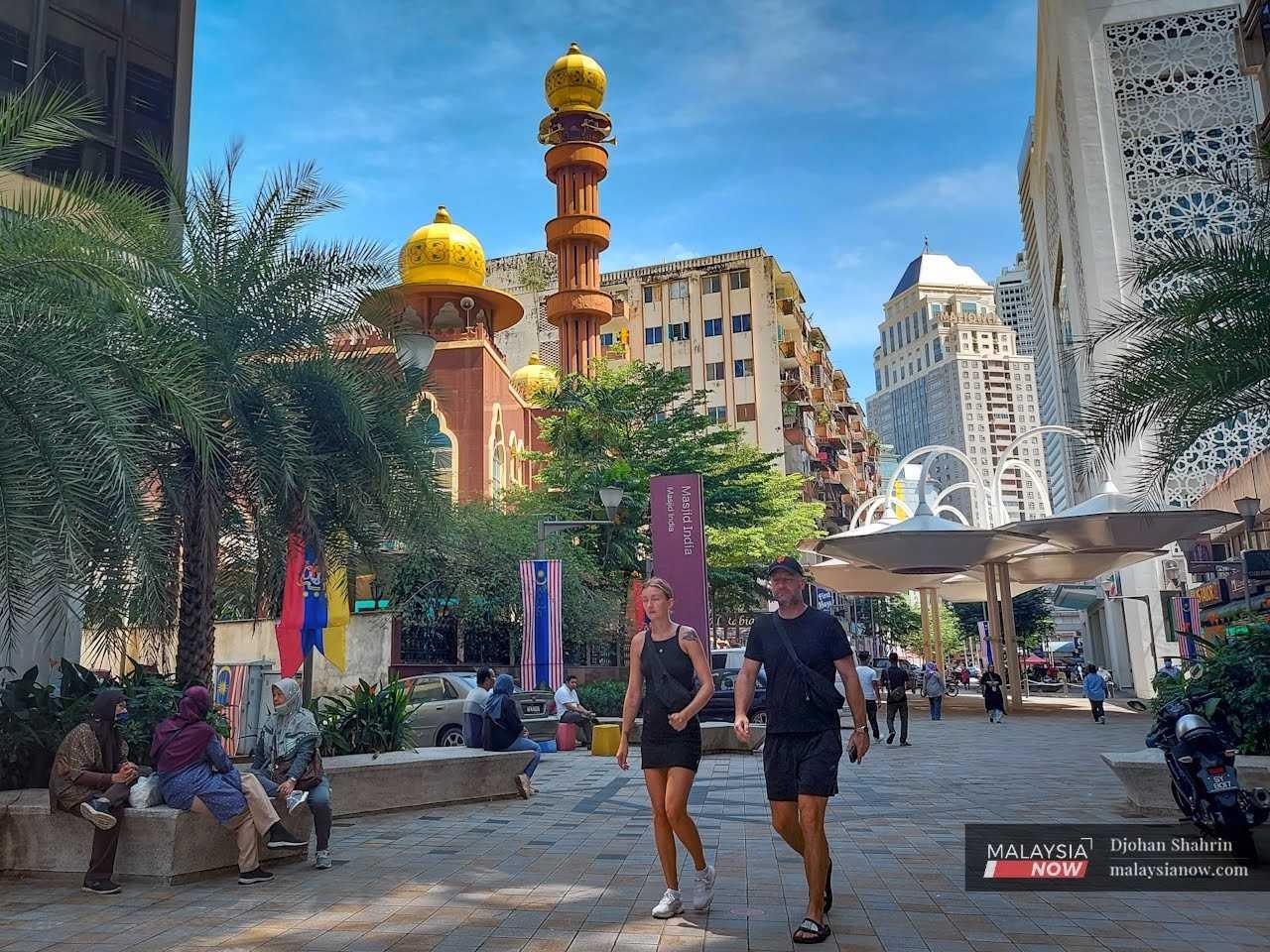 Jalan Masjid India, named after the 140-year old Indian mosque in the area, offers tourists with a classical side of Kuala Lumpur. 