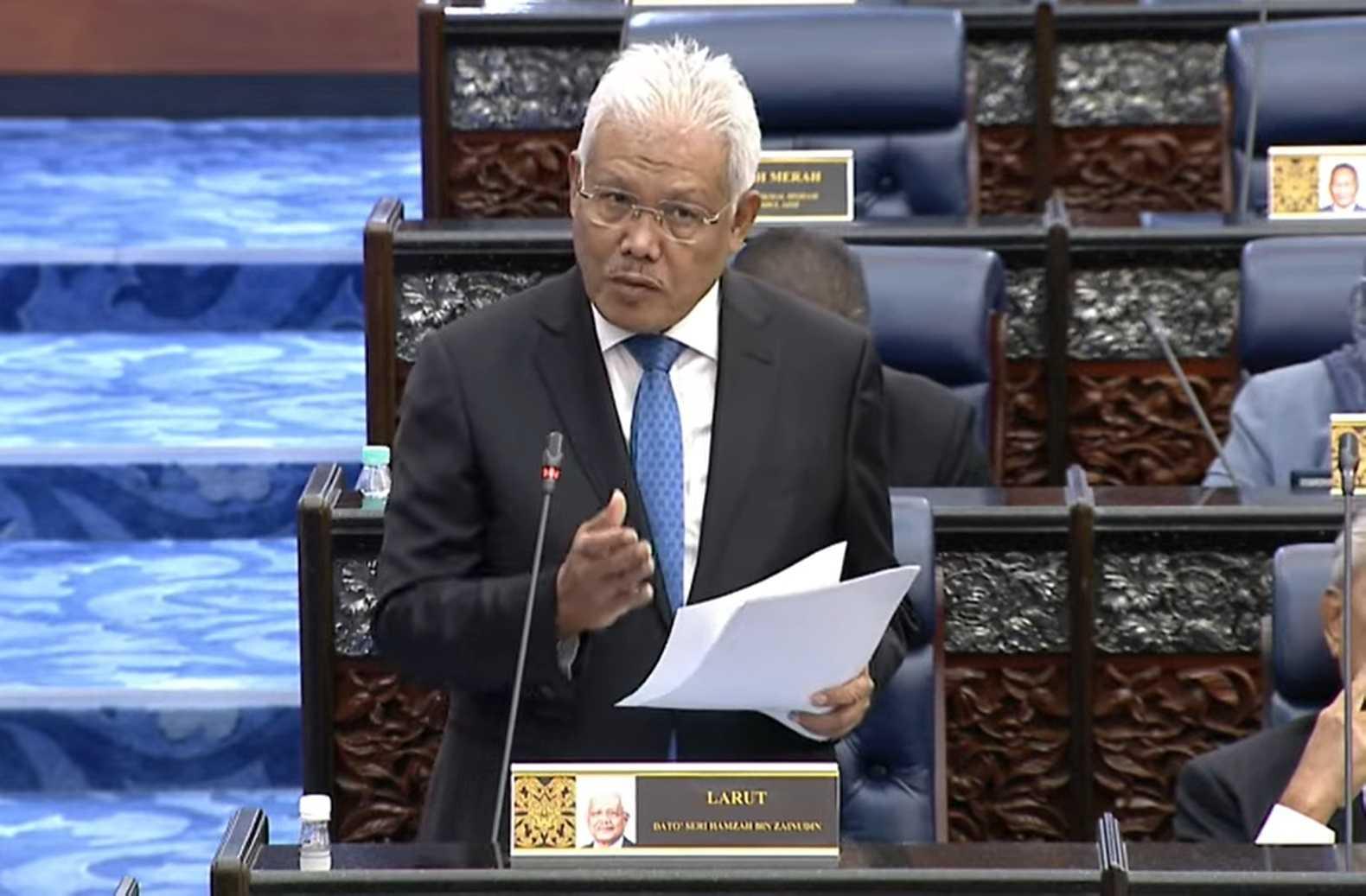 Hamzah Zainudin berucap membahaskan Belanjawan 2025 di Dewan Rakyat hari ini.