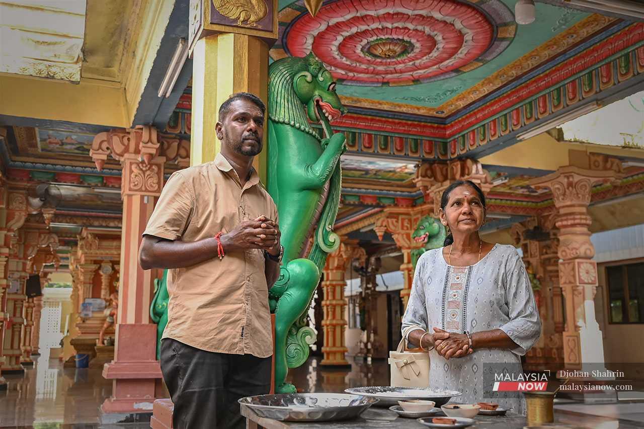 Every week, he brings his mother to the temple to pray, fulfilling his duties as a Hindu despite his strong interest in the Palestinian cause.