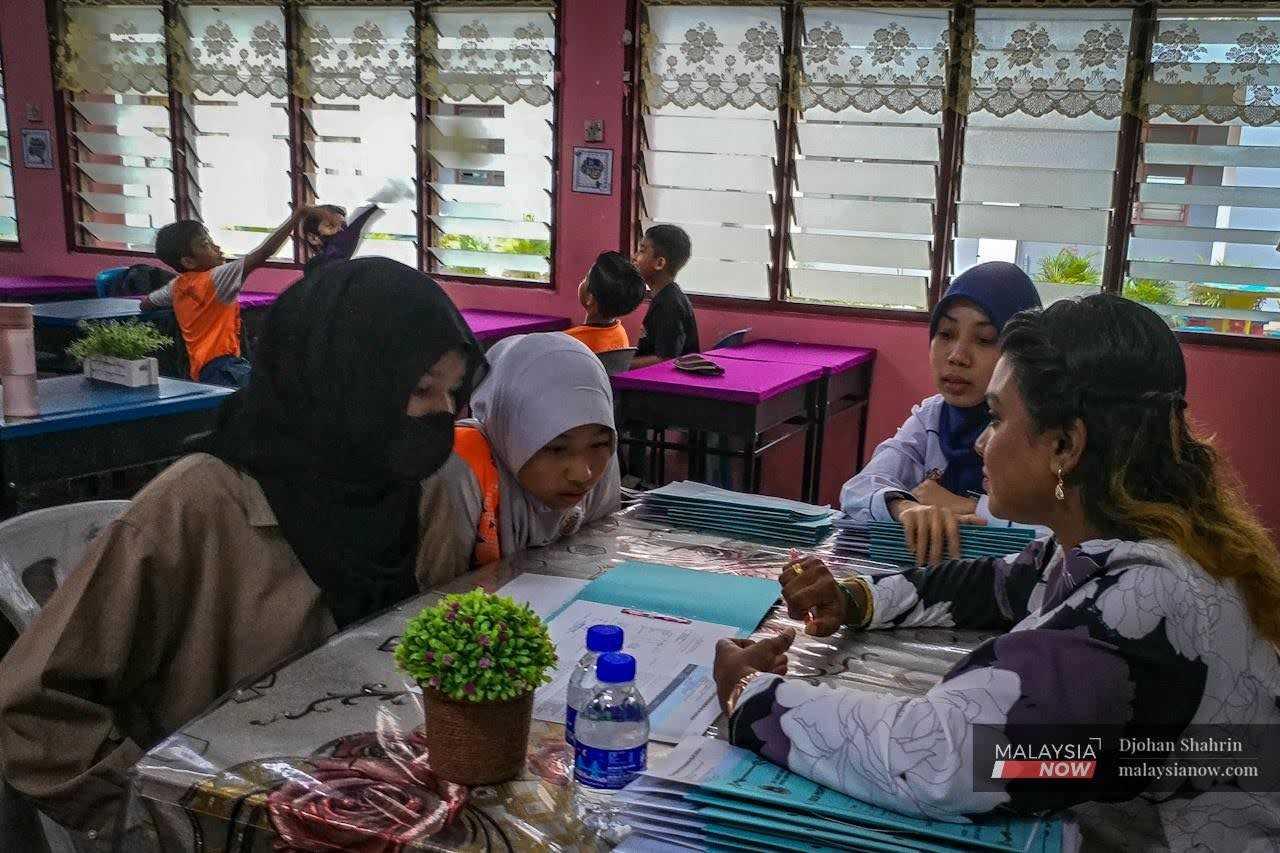 teachers_school_Mnow